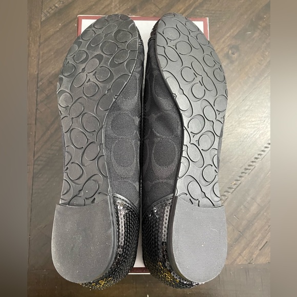 Coach flat - Picture 2 of 2